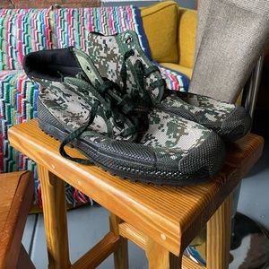 Mens canvas high top camouflage work sneaker Chinese style size 9 mens